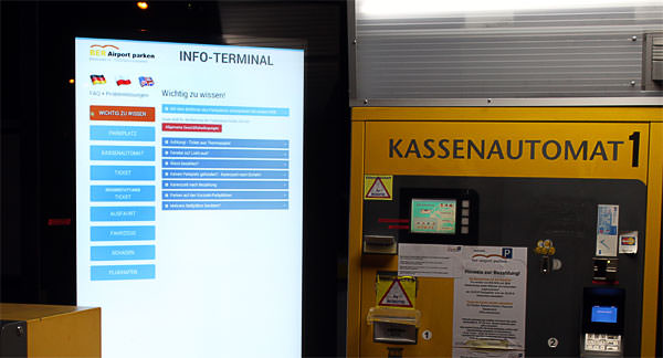 Infoterminal zu allen Fragen zum Parkplatz.